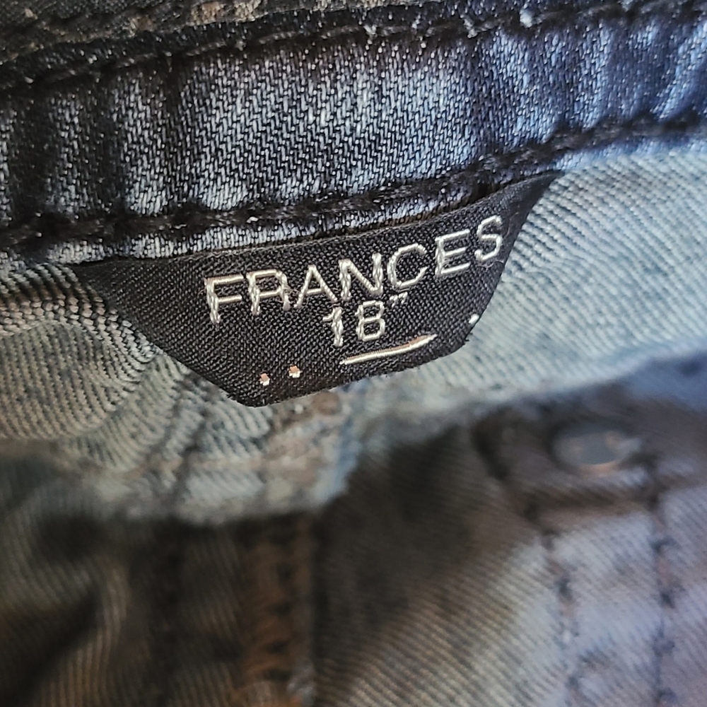 Jeans - Picture 3 of 4